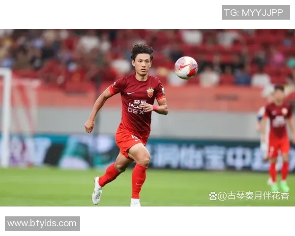 上海足球队以55分稳居联赛积分榜首位展现强劲实力