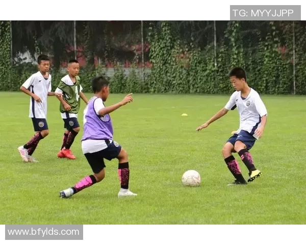 雅谷足球：助力青少年成长与发展的全新足球培训平台